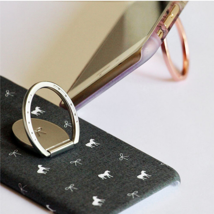 Spiced Equestrian Horseshoe Phone Ring detail