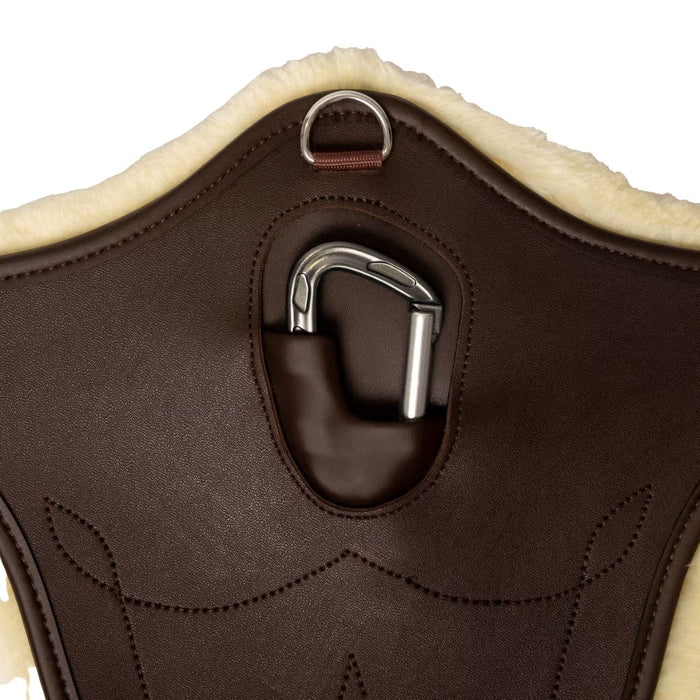 Kentucky Horsewear Anatomic Stud Girth detail