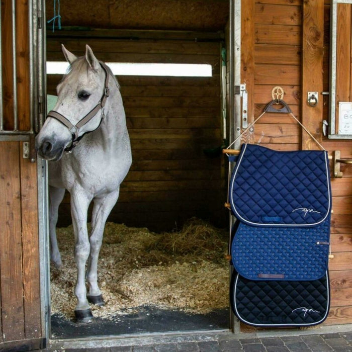 Dyon Blanket Holder with saddle pads